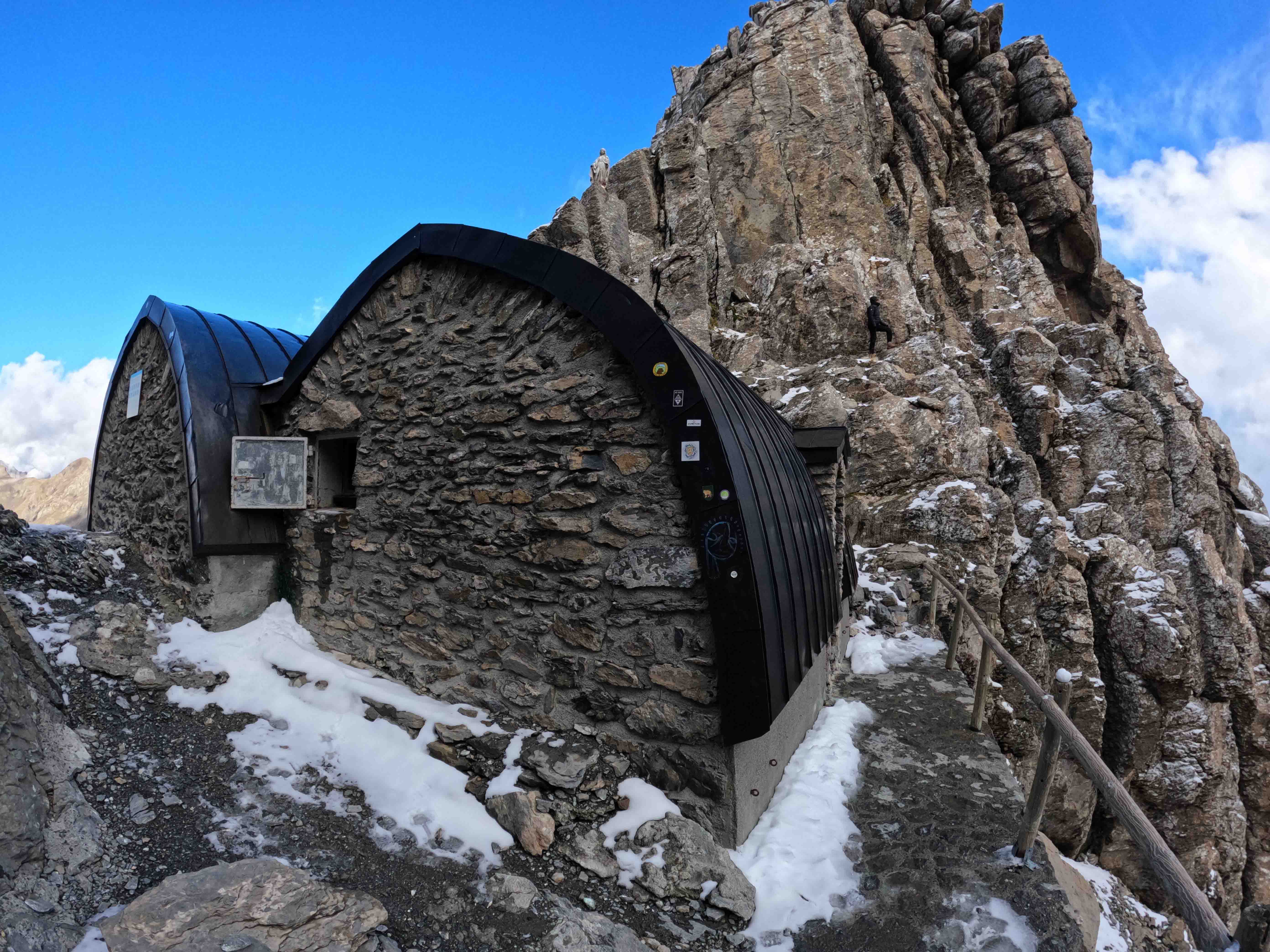 Le refuge de Tuquerouye : doyen des Pyrénées, balcon du Mont-Perdu